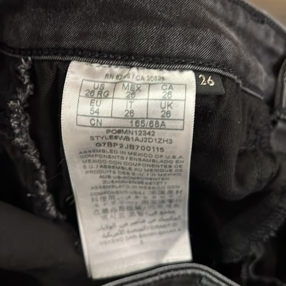 Guess jeans. Ladies size 26. EUC. - Picture 6 of 6